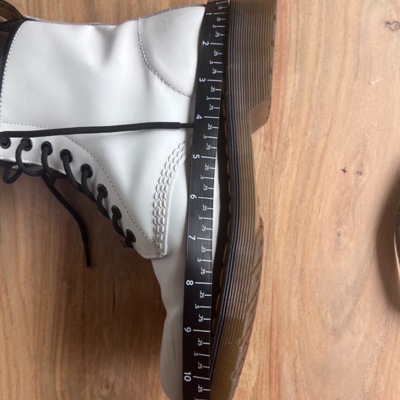 Dr. Martens 1460 Smooth white leather lace up combat boots, US 9 L 8M 41 UK - Picture 16 of 16